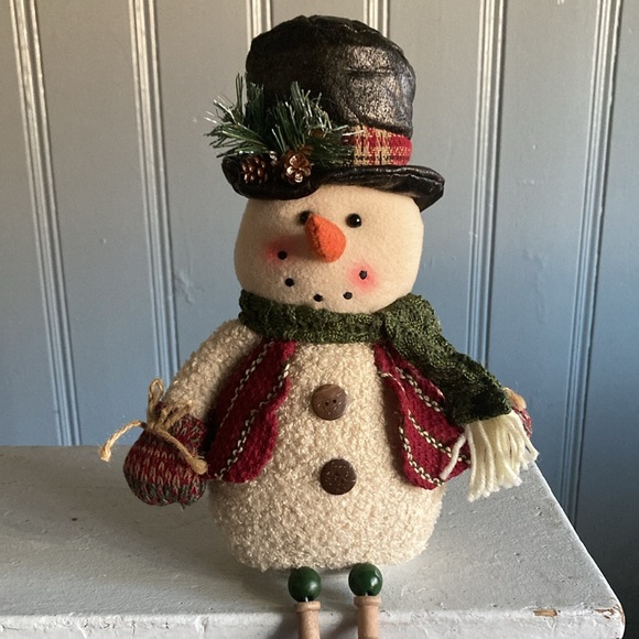 NWT- 19”x 9”-Precious Snowman ⛄️ Sitter Decoration w/ Wood Beaded Dangling Legs - Picture 5 of 16